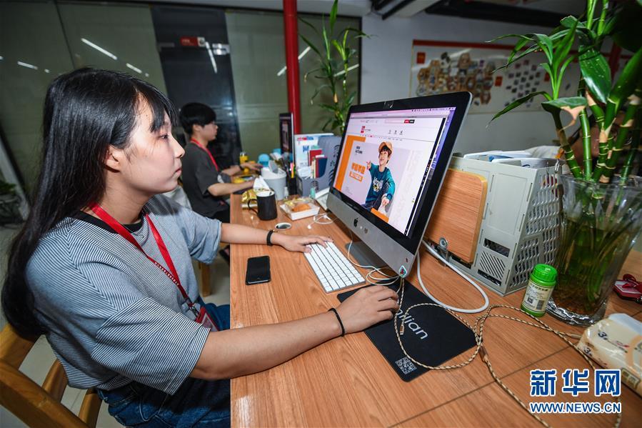 真精华布衣图，探寻传统服饰的现代魅力