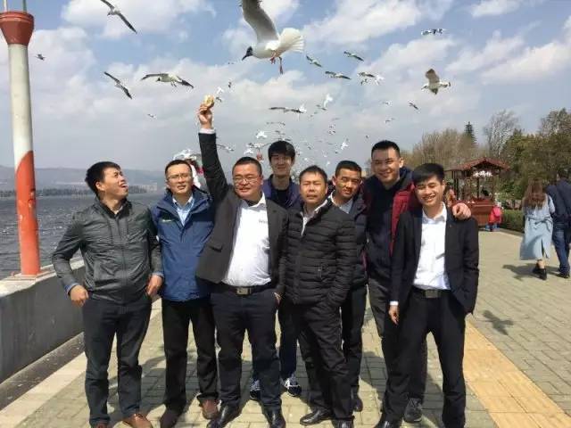 王中王一肖一特一中的职场传奇，从基层到巅峰的非凡旅程