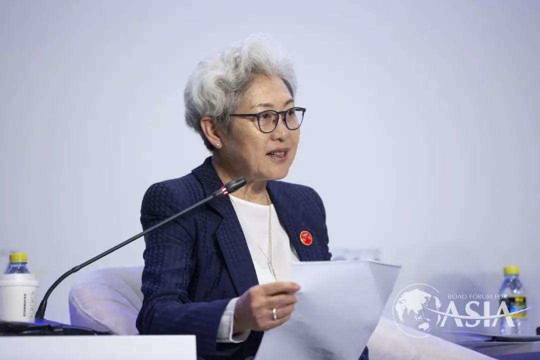 最近热点新闻摘抄，全球视野下的多元议题