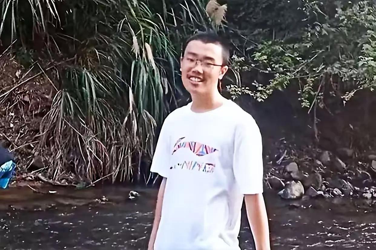 失踪的呼唤，胡鑫宇，你究竟在哪里？80天后的无尽等待