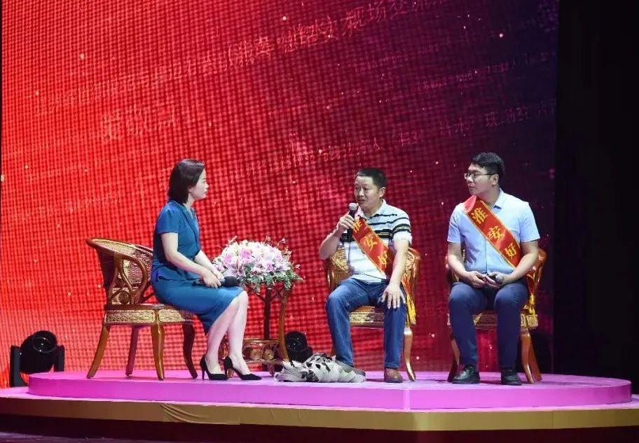 好心布衣，温暖天下—以微小善举点亮人间灯火